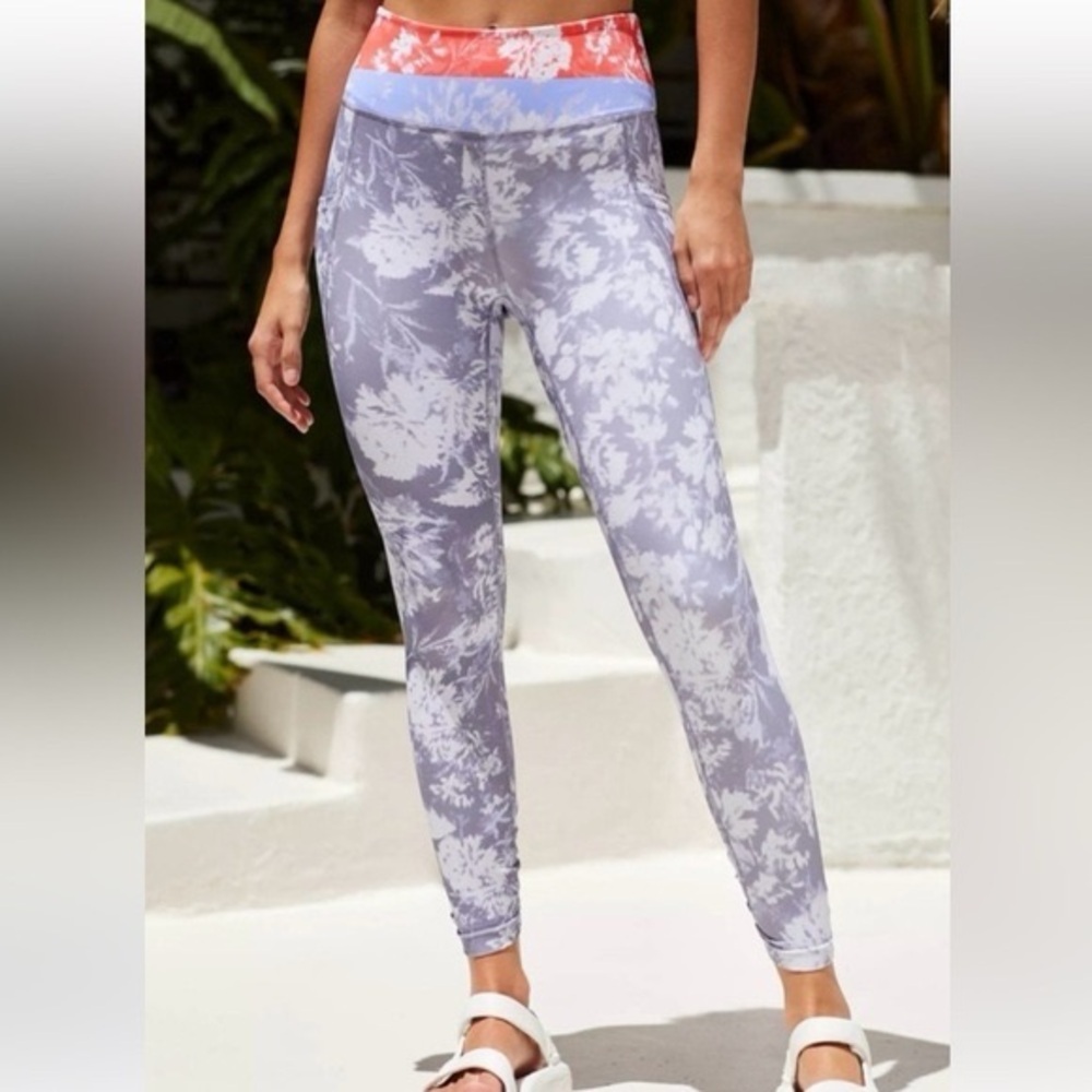 Free People FP Movement Print Wave Rider Pocket Leggings Blue size S $98